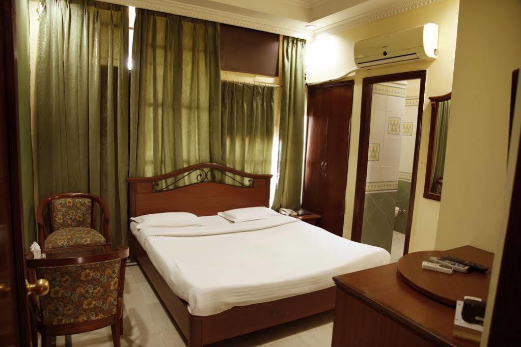Treebo Trend Corporate Inn Chandigarh Chandīgarh Exterior foto