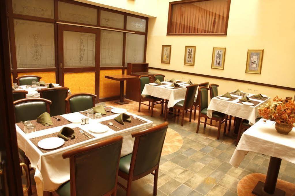 Treebo Trend Corporate Inn Chandigarh Chandīgarh Exterior foto